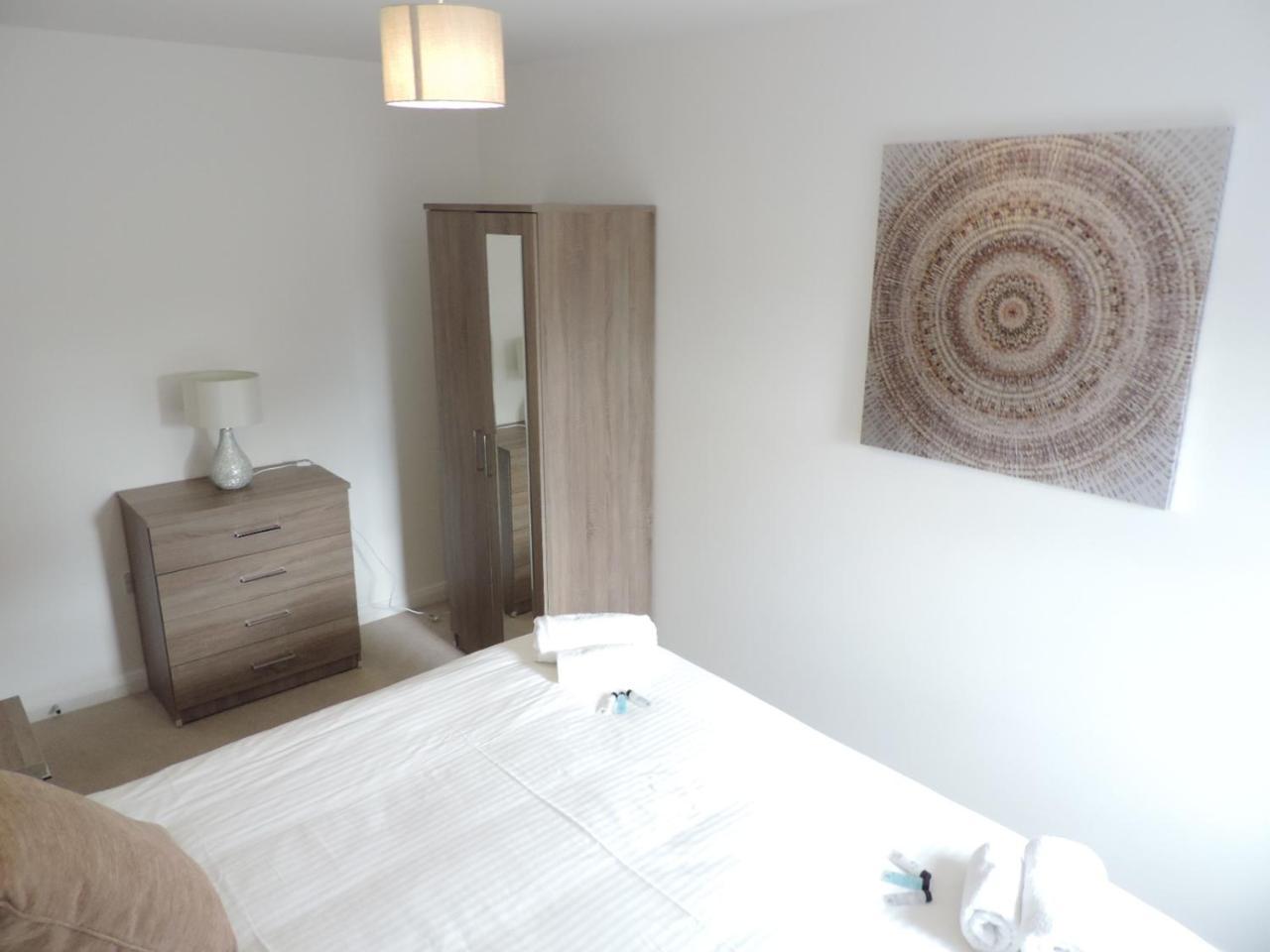 Park House - City Centre Apartment ปีเตอร์โบโรห์ ภายนอก รูปภาพ